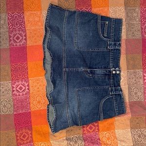 VINTAGE Y2K jean Mini skirt!! 🎀